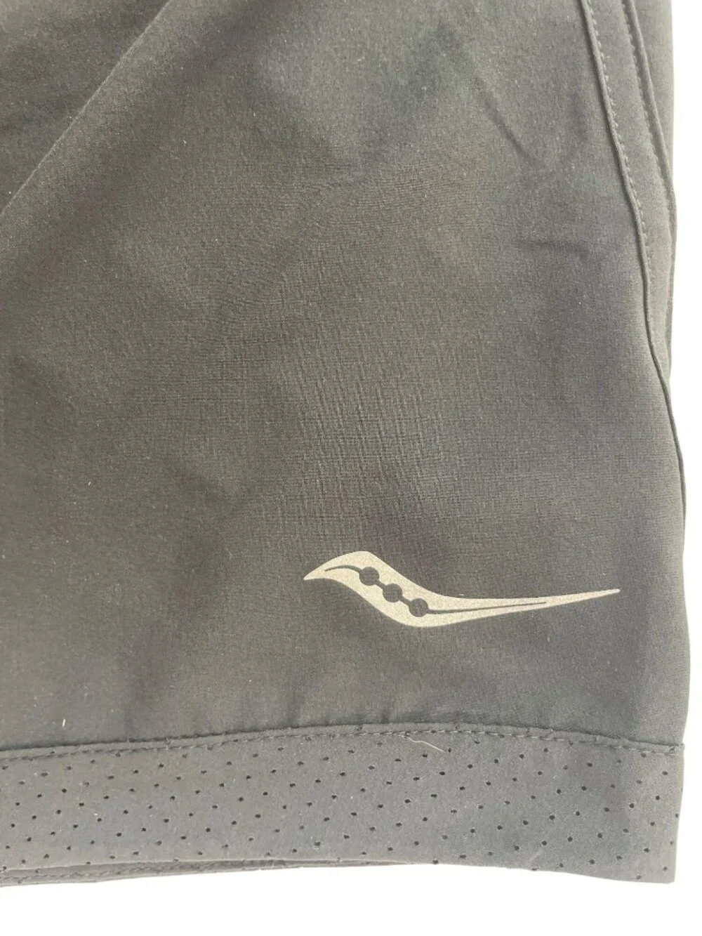 Saucony Outpace 5" Running Shorts Black Lightweight Breathable Women's Sz S NWT - Picture 2 of 8